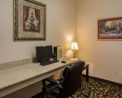 Comfort Suites Texarkana - image 9