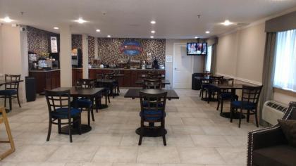 Baymont by Wyndham Texarkana - image 7