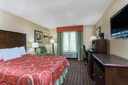Super 8 by Wyndham Texarkana AR - image 3