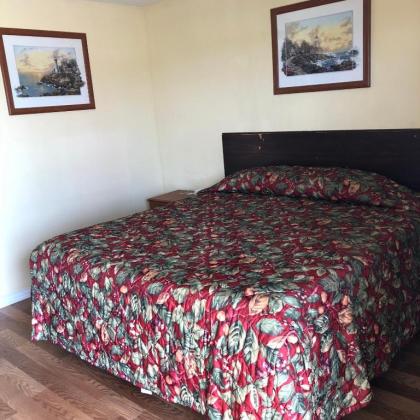 Country Host Inn - image 10