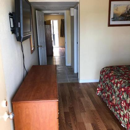 Country Host Inn - image 14