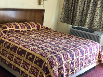 Country Host Inn - image 2