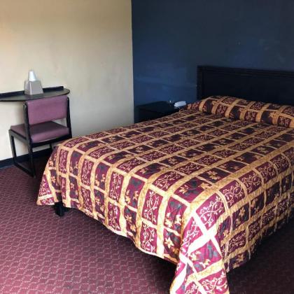 Country Host Inn - image 6