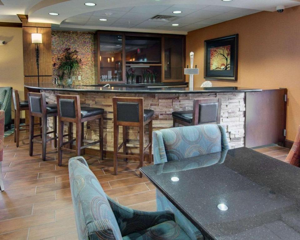 Comfort Suites Texarkana Arkansas - image 2