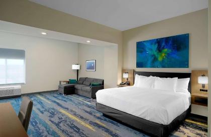 La Quinta Inn & Suites by Wyndham Texas City I 45 - image 15