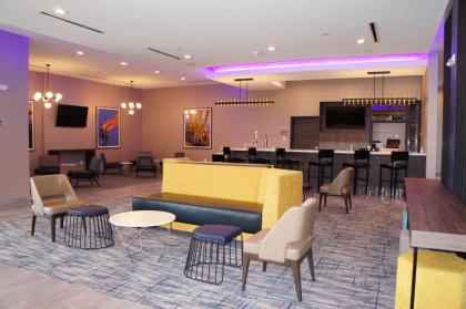 La Quinta Inn & Suites by Wyndham Texas City I 45 - image 7