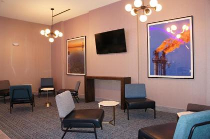 La Quinta Inn & Suites by Wyndham Texas City I 45 - image 8