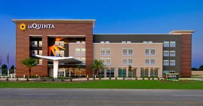La Quinta Inn & Suites by Wyndham Texas City I 45 - image 9
