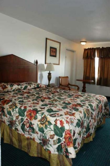 HWY Express Inn and Suites - image 12