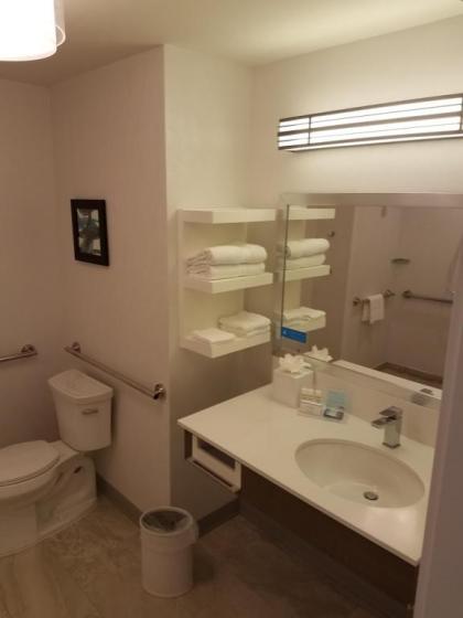 Hampton Inn & Suites Dallas-The Colony - image 15