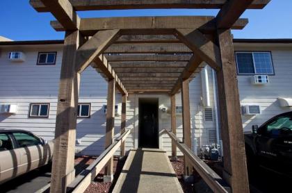 Cousin's Country Inn - image 5