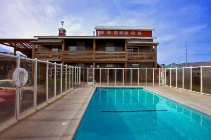 Cousin's Country Inn - image 8