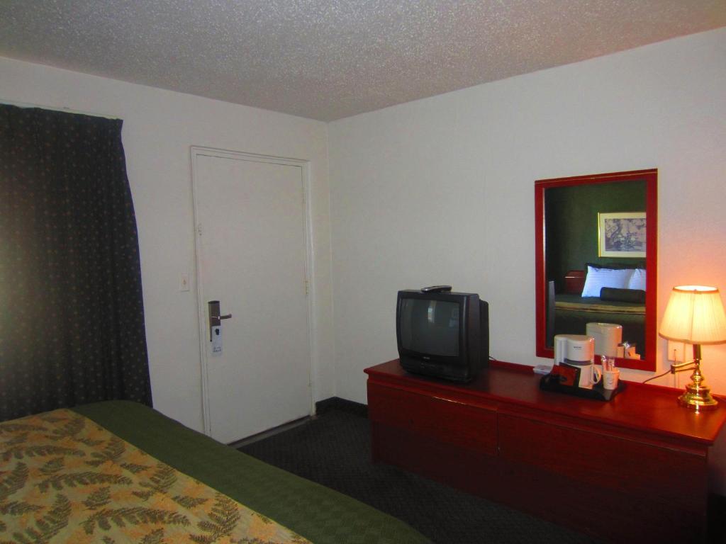 Oregon Motor Motel - image 5