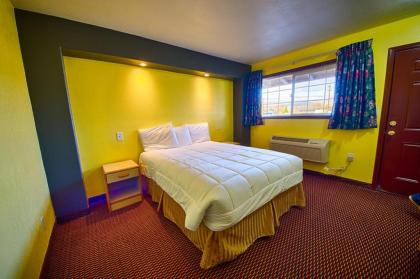 Budget Inn - image 14