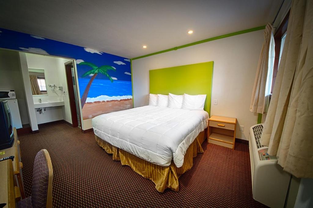Budget Inn - image 5