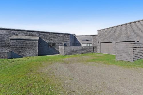 Windrow Retreat - image 3