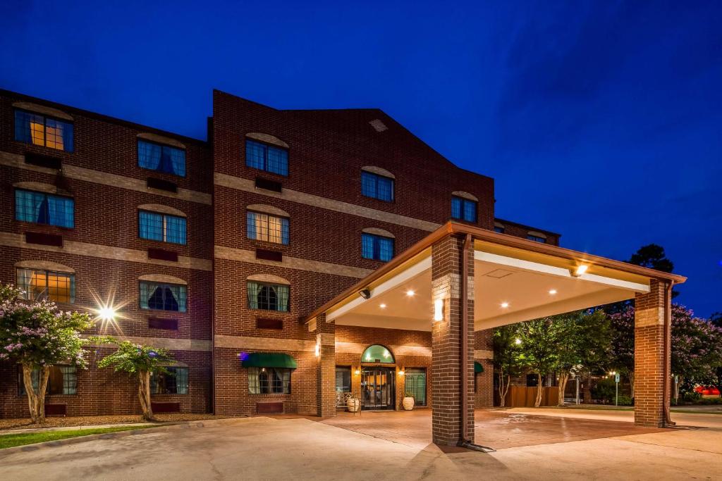 Best Western Plus The Woodlands - main image