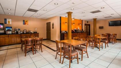 Best Western Plus The Woodlands - image 13
