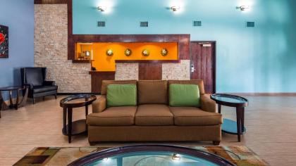 Best Western Plus The Woodlands - image 7