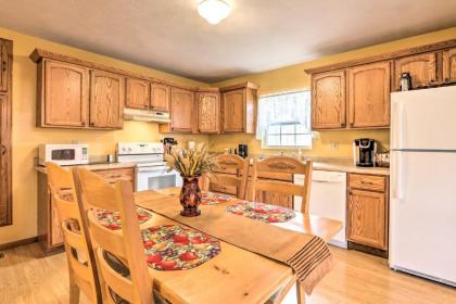 Woodsy Hideaway with Deck Walk to Bull Shoals Lake! - image 8