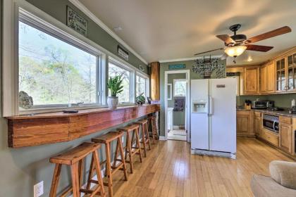 Cozy Creekside Cabin with Grill Fish and Explore Georgia