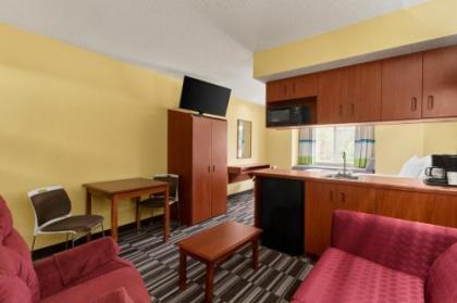 Microtel Inn & Suites by Wyndham Thomasville/High Point/Lexi - image 3