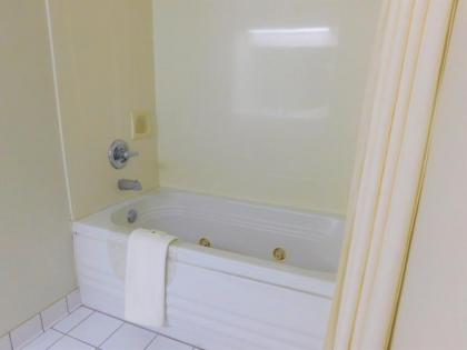 Quality Inn & Suites Thomasville - image 10