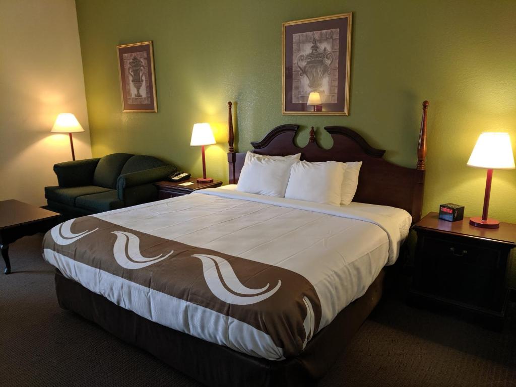 Quality Inn & Suites Thomasville - image 2
