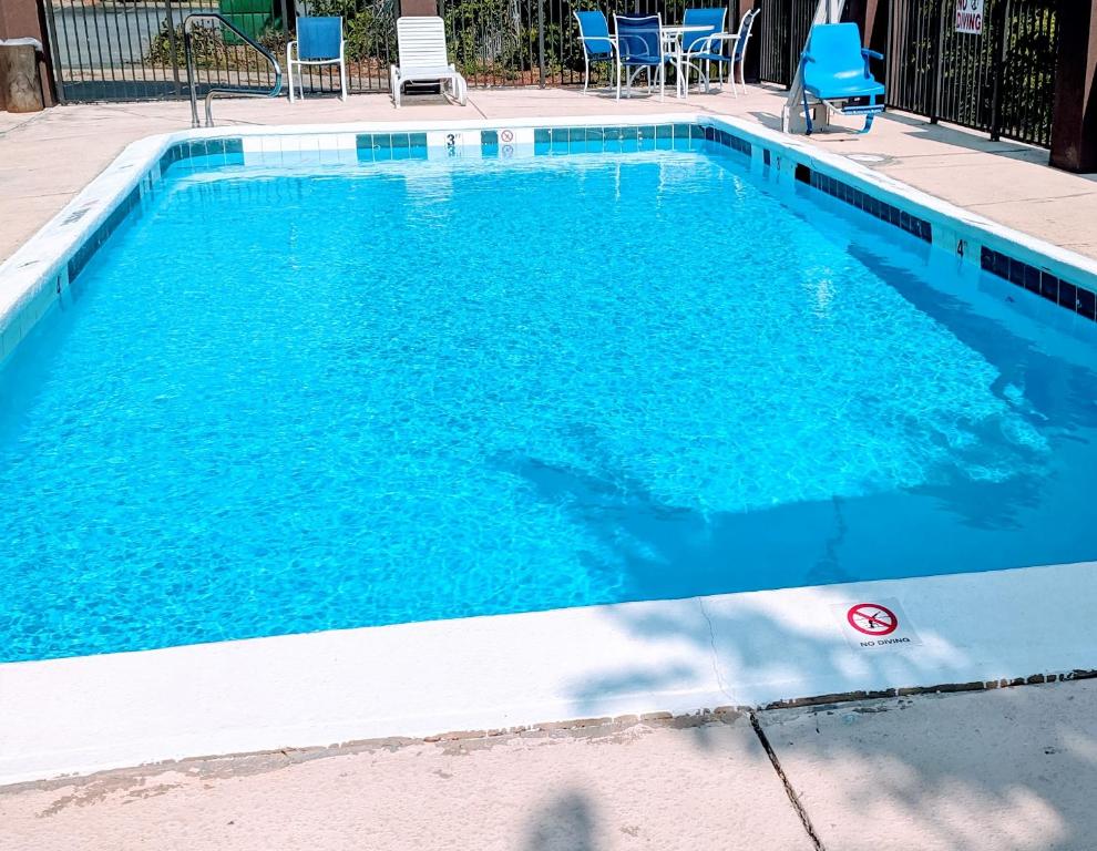 Quality Inn & Suites Thomasville - image 5