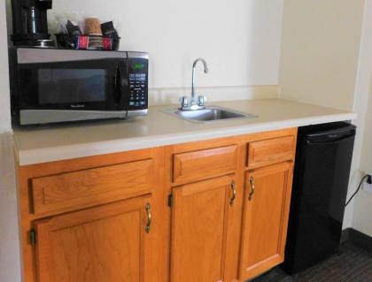 Quality Inn & Suites Thomasville - image 9