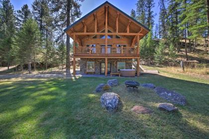 Scenic Riverfront Retreat with Hot tub and Kayaks Montana