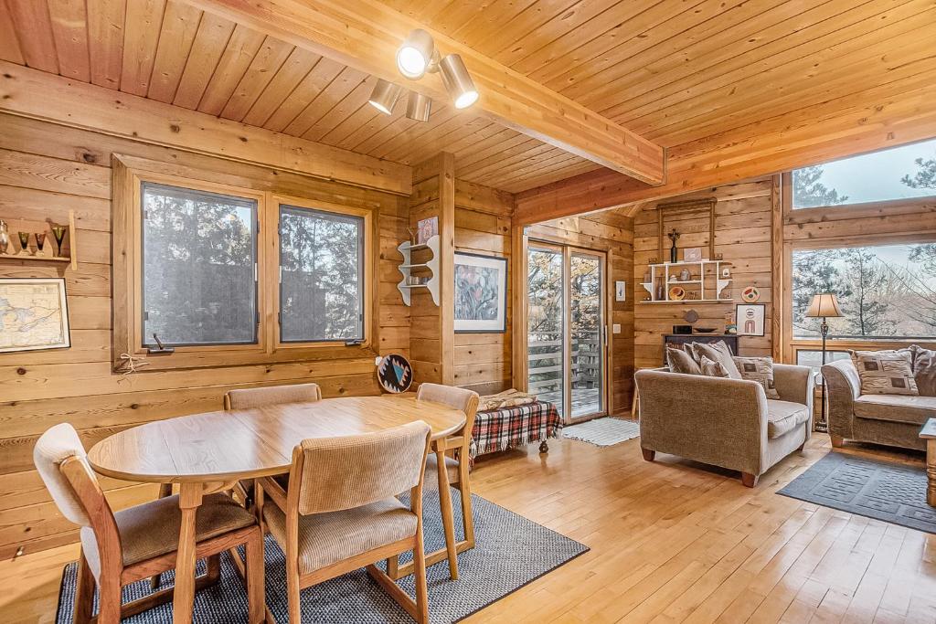 Juneberry Abode - image 5