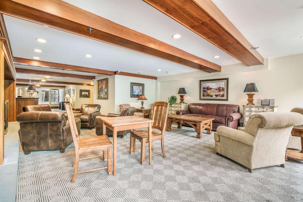 The Valley Inn Ascend Hotel Collection - image 5