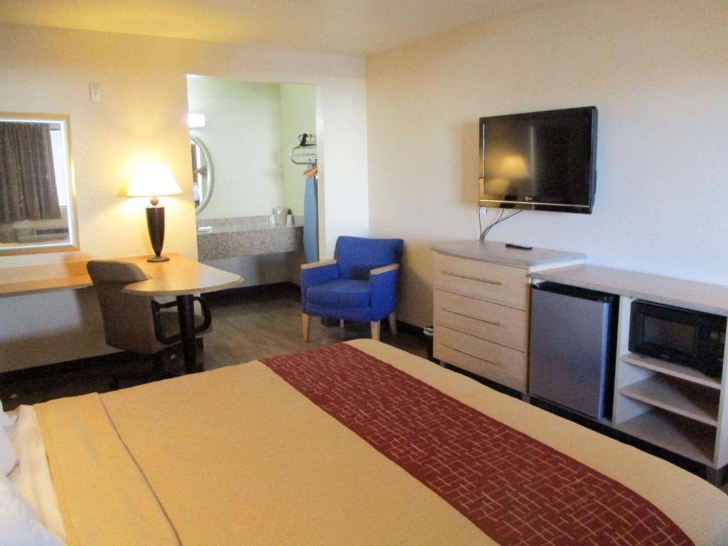 Motel 6-Thousand Palms CA - Rancho Mirage - main image