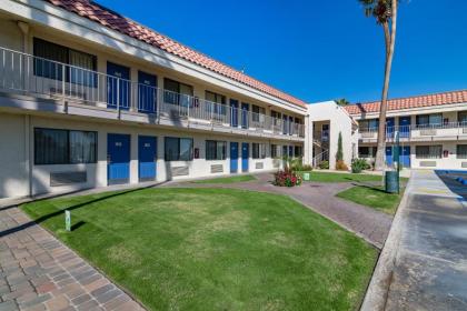 Motel 6-Thousand Palms CA - Rancho Mirage - image 13