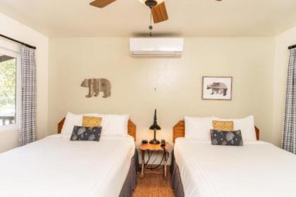 Buckeye tree Lodge three Rivers California
