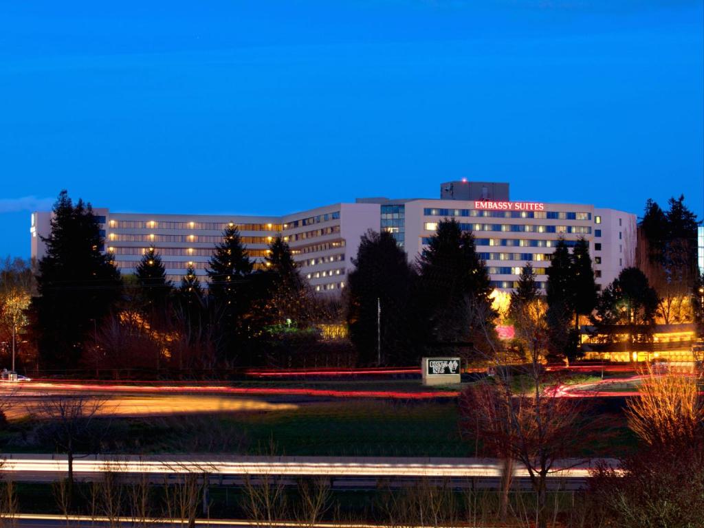 Embassy Suites by Hilton Portland Washington Square - main image