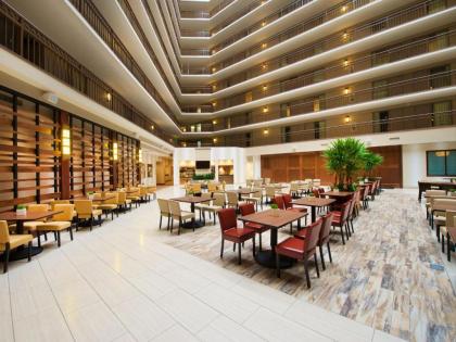 Embassy Suites by Hilton Portland Washington Square - image 12