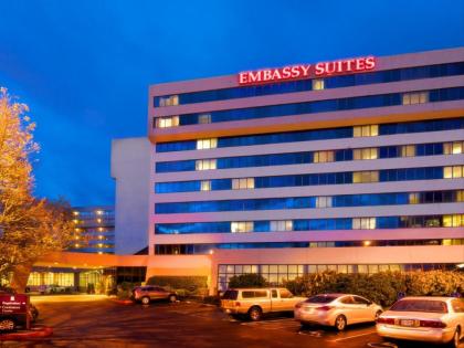 Embassy Suites by Hilton Portland Washington Square - image 13