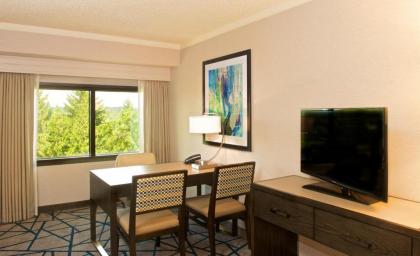 Embassy Suites by Hilton Portland Washington Square - image 6