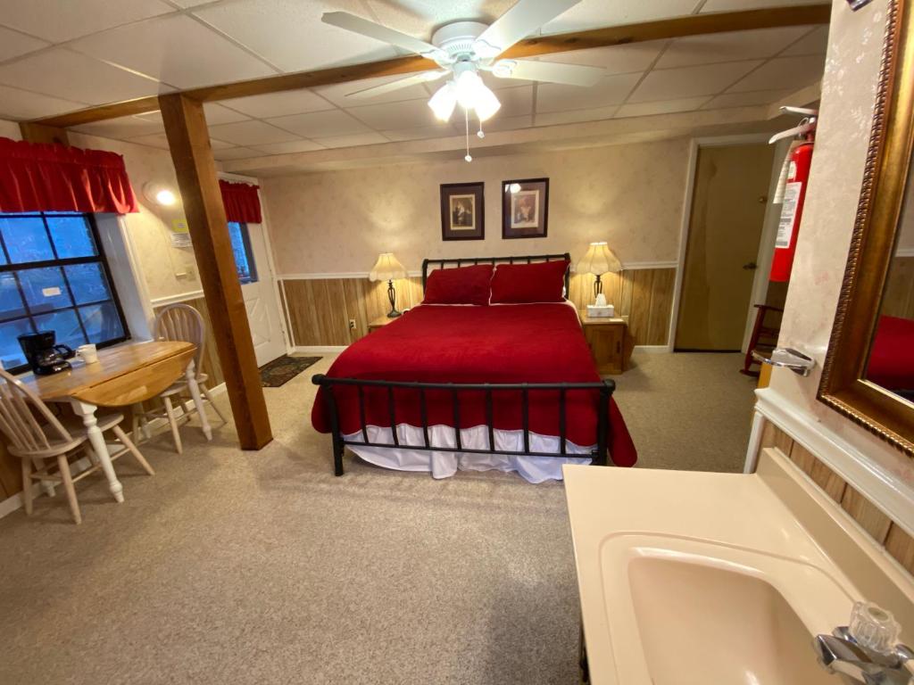 Cascades Inn - image 5