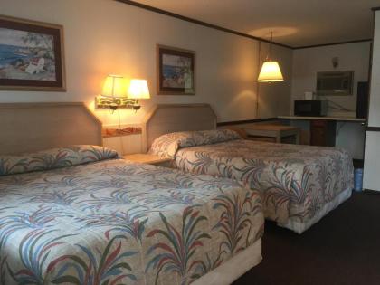 Twin Pine Motel - image 6