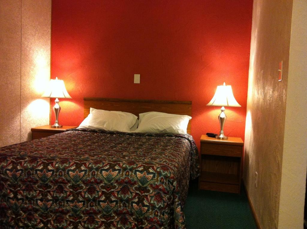 East Street Inn & Suites - image 4