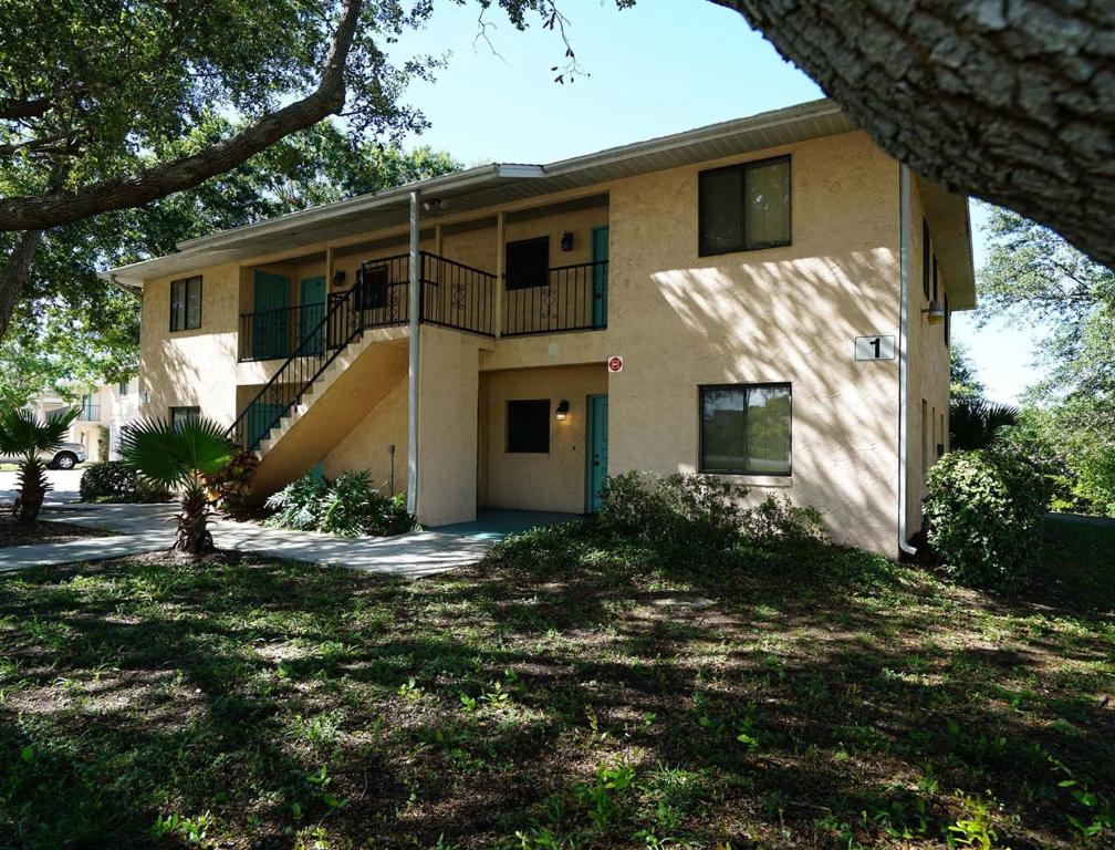 Comfortable Two Bedroom Family-oriented Villa at Space Country - main image