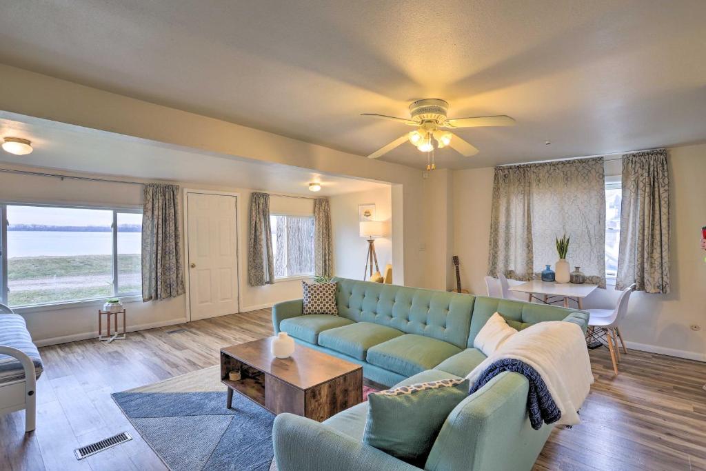 Lakefront Cottage 6 Miles to Downtown Toledo! - main image