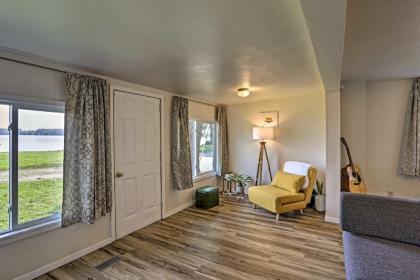 Lakefront Cottage 6 Miles to Downtown Toledo! - image 7