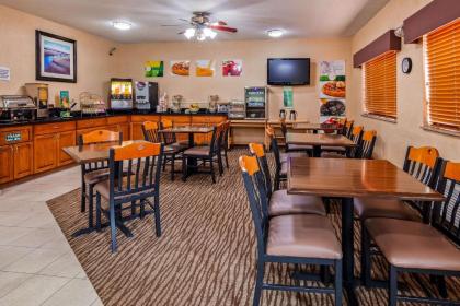 Quality Inn Tomah - image 9
