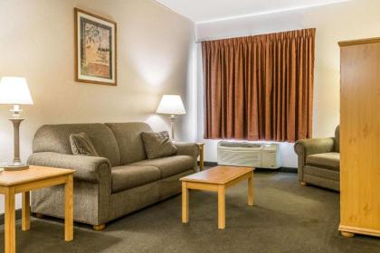 Rodeway Inn & Suites Tomahawk - image 2