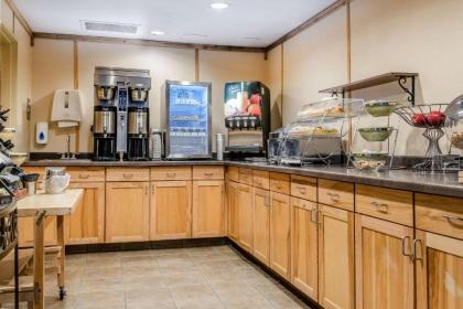 Rodeway Inn & Suites Tomahawk - image 3