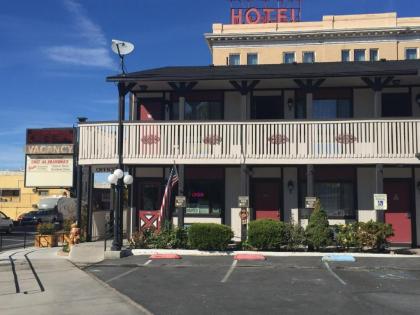 Jim Butler Inn & Suites - image 2